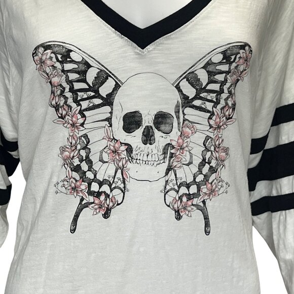 Vintage By Torrid Skull & Butterfly Graphic V-Neck Slub Jersey Shirt Size 0/L - Picture 3 of 6